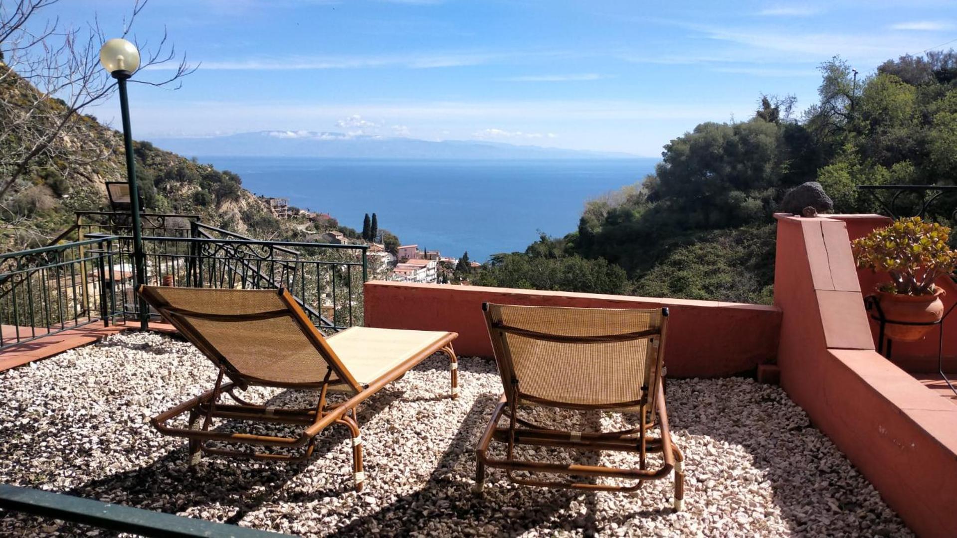 Villa Vittorio - Splendid Panoramic Sea View Terrace Taormina Exterior photo