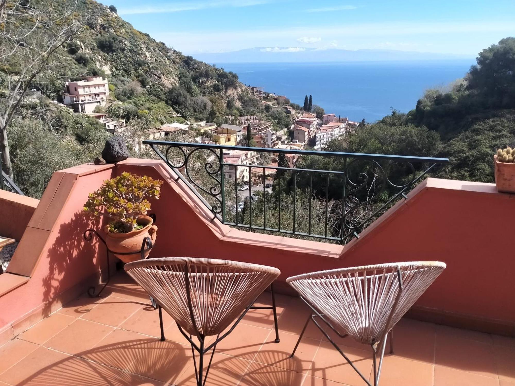 Villa Vittorio - Splendid Panoramic Sea View Terrace Taormina Exterior photo